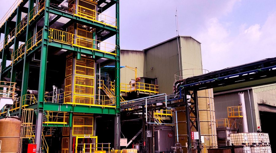 Dầu thải công nghiệp và tác động đa chiều đến môi trường – kinh tế – xã hội